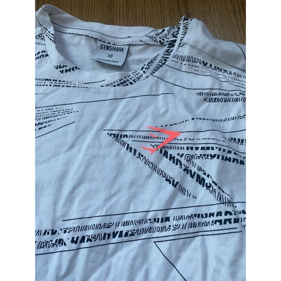 NWOT Gymshark Cropped T-Shirt Women’s XS Activewear Gorpcore Workout Wear Luxury - Picture 2 of 5